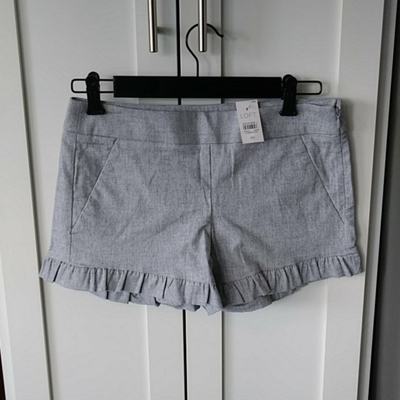 NWT LOFT Ruffle Short - Picture 2 of 8